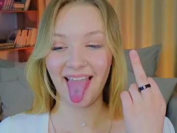 StaceyyJones  live sex cam