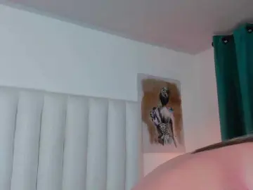 Victoriaqueen2  live sex cam