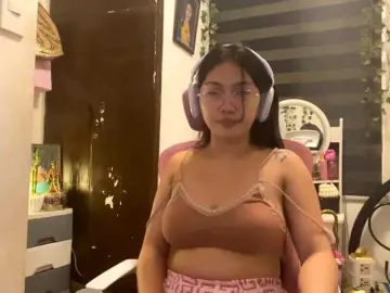 LesliDine  live sex cam