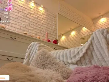 Blondeceline  live sex cam