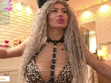Blondeceline  live sex cam