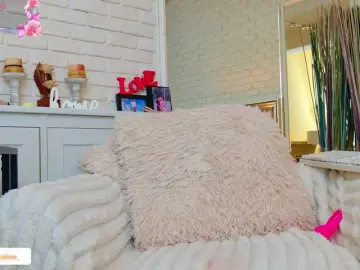 Blondeceline  live sex cam