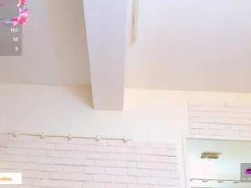 Blondeceline  live sex cam