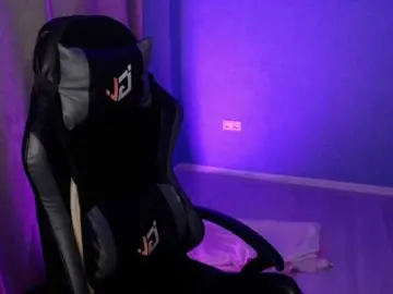 FalconFamily  live sex cam