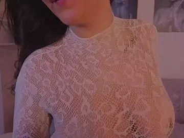 ToriCross  live sex cam