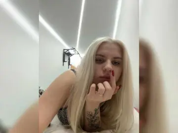 Goldi7777  live sex cam