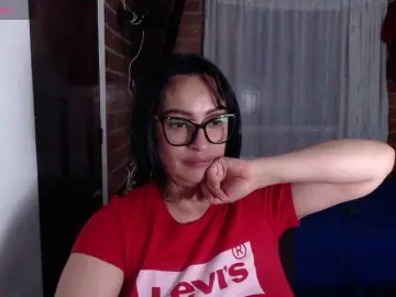 Lunaws11  live sex cam