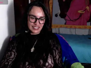 Lunaws11  live sex cam