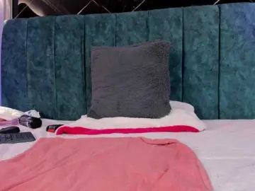 EmmaSteele  live sex cam