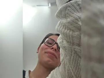 SophieMary  live sex cam