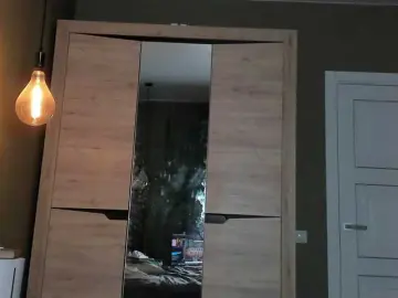 Dark-Willlow  live sex cam
