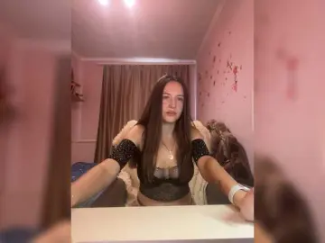 Lisa-Bond  live sex cam