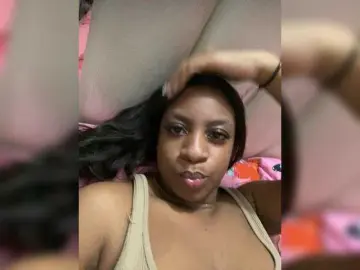 NahomyHart  live sex cam