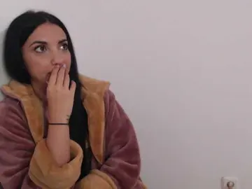 Riri-Mojo-92  live sex cam