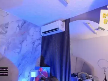 Katemoss70  live sex cam