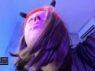 Katemoss70  live sex cam