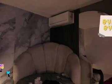 Katemoss70  live sex cam