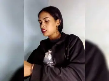 MiaTsoa  live sex cam