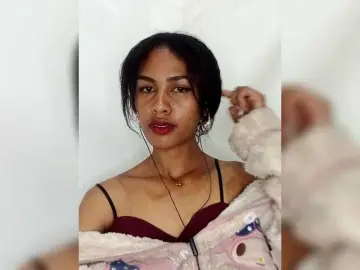 MiaTsoa  live sex cam