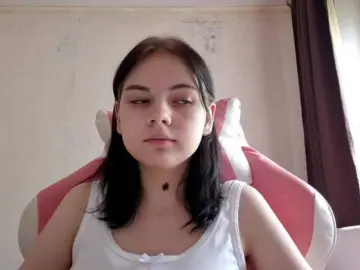 MyrnaPlough  live sex cam