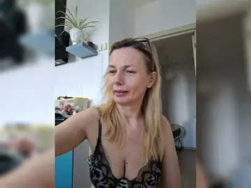 ShiningMILF  live sex cam