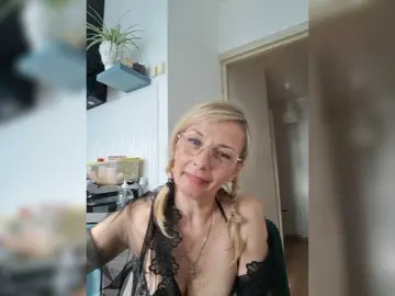 ShiningMILF  live sex cam