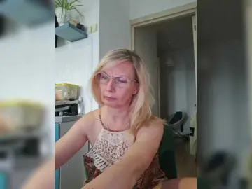 ShiningMILF  live sex cam