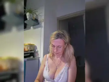 ShiningMILF  live sex cam