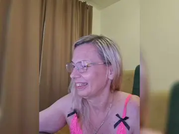 ShiningMILF  live sex cam