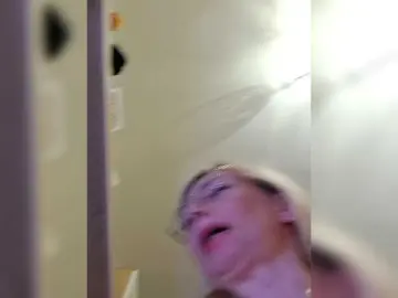 ShiningMILF  live sex cam