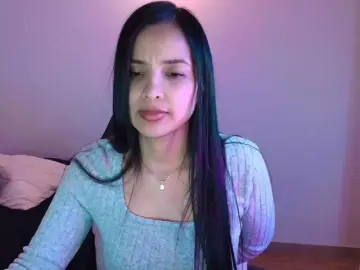 Sweety-Hottie  live sex cam