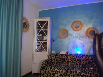 Amasha111  live sex cam