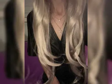 Arialune  live sex cam