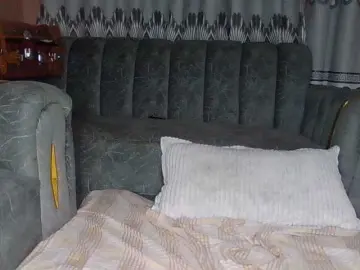 Horny-bitches  live sex cam