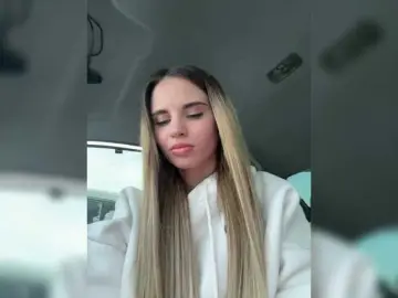 LedyMiya  live sex cam