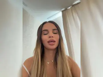LedyMiya  live sex cam