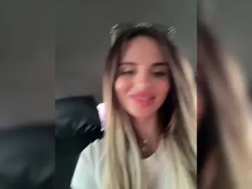 LedyMiya  live sex cam