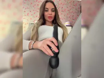 LedyMiya  live sex cam