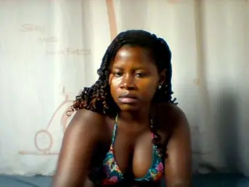 Loviepaula  live sex cam