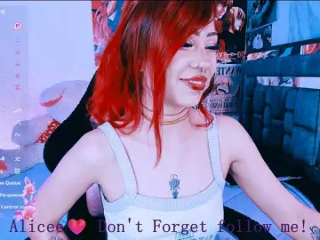 Sweetred11  live sex cam