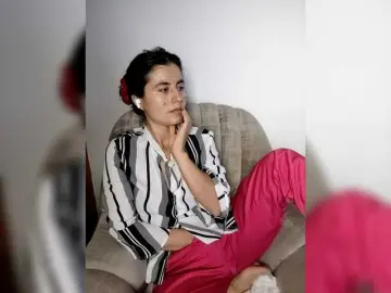 Katiae  live sex cam