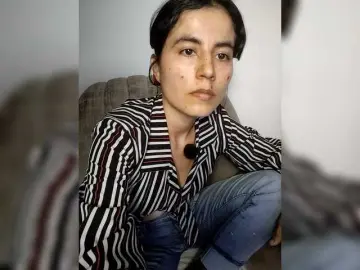 Katiae  live sex cam