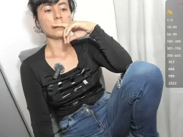 Katiae  live sex cam