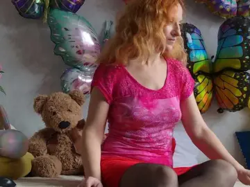 Ladybigsmile  live sex cam