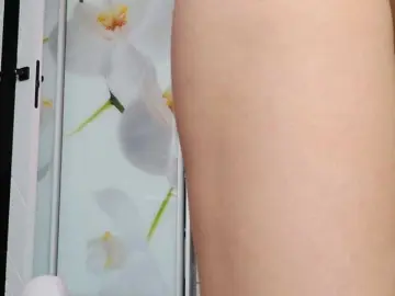 Ladybigsmile  live sex cam