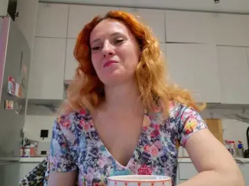 Ladybigsmile  live sex cam