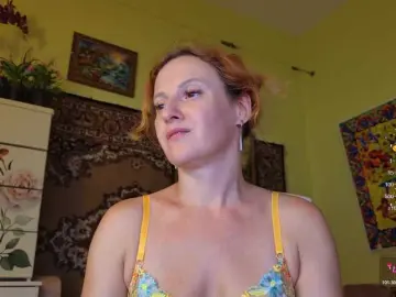 Ladybigsmile  live sex cam