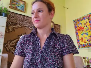 Ladybigsmile  live sex cam