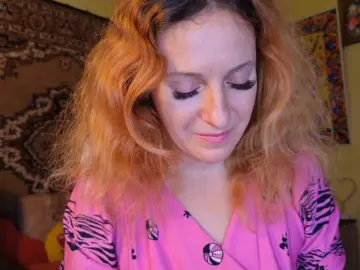 Ladybigsmile  live sex cam