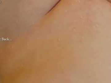 Ladybigsmile  live sex cam